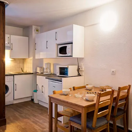 Апартаменты Avec Balcon, Wifi Et Parking - 4 Couchages - - Fr-1-512-59